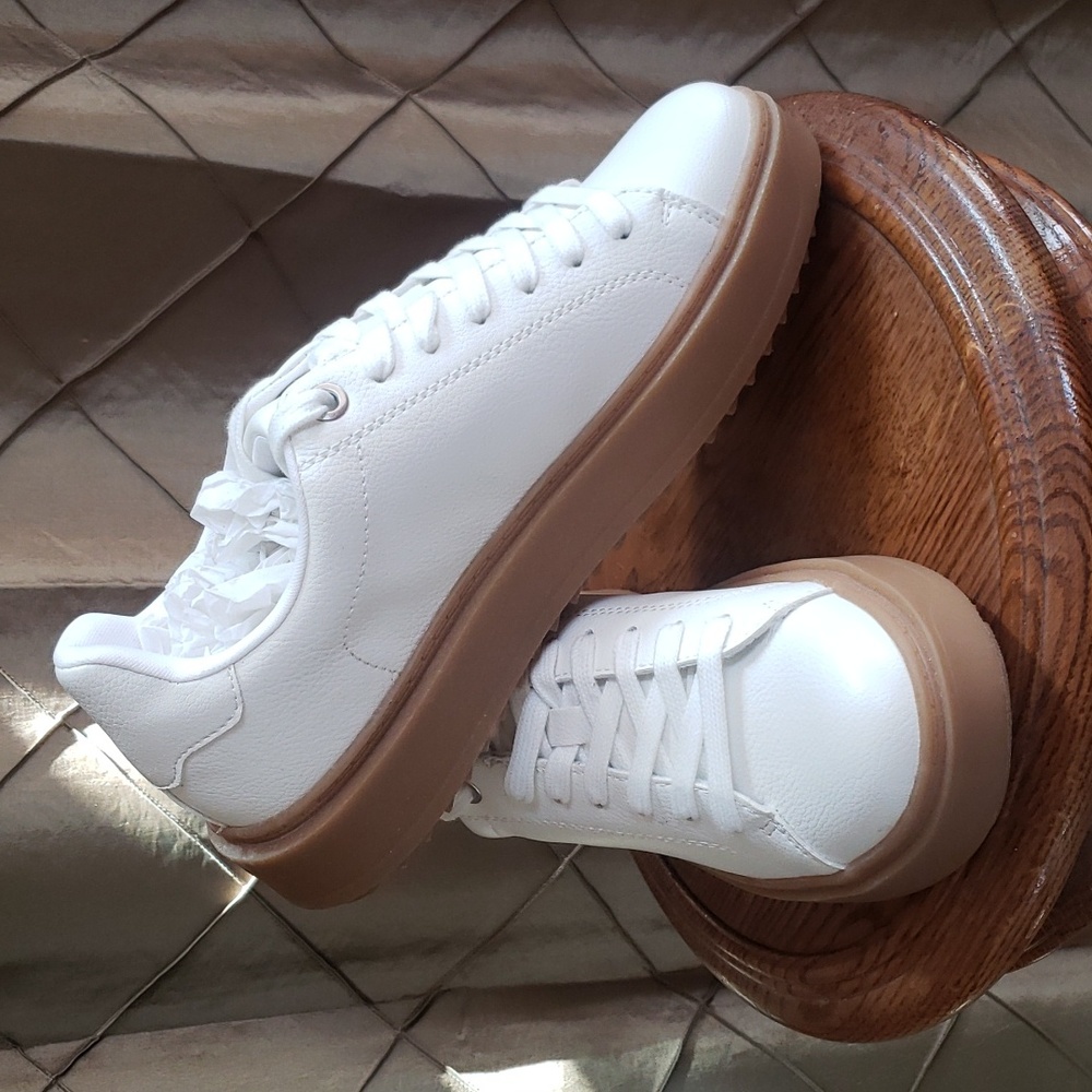 NWT- Steve Madden ‘Charlie’ Sneaker - Picture 4 of 11